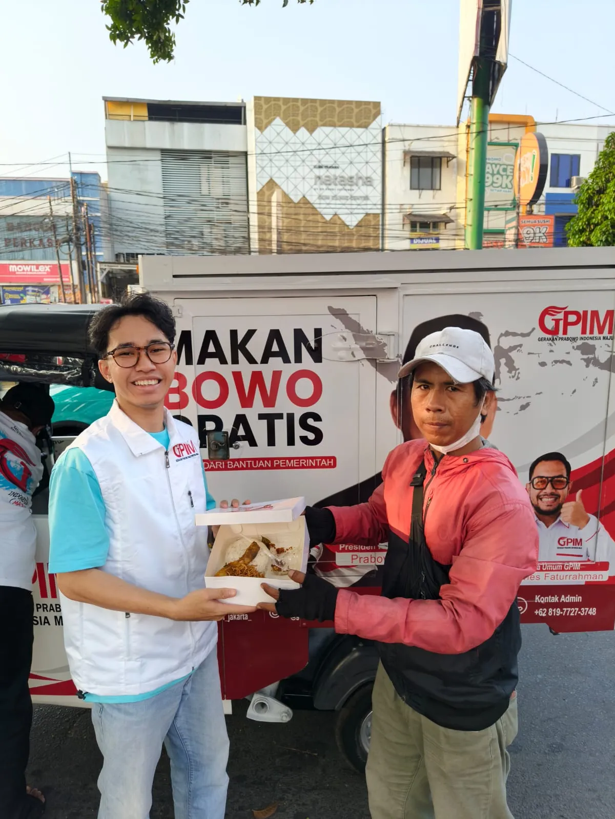 Dokumentasi Program Makan Bowo Gratis (MBG) – Jalan Alternatif Cibubur | 21 Agustus 2026